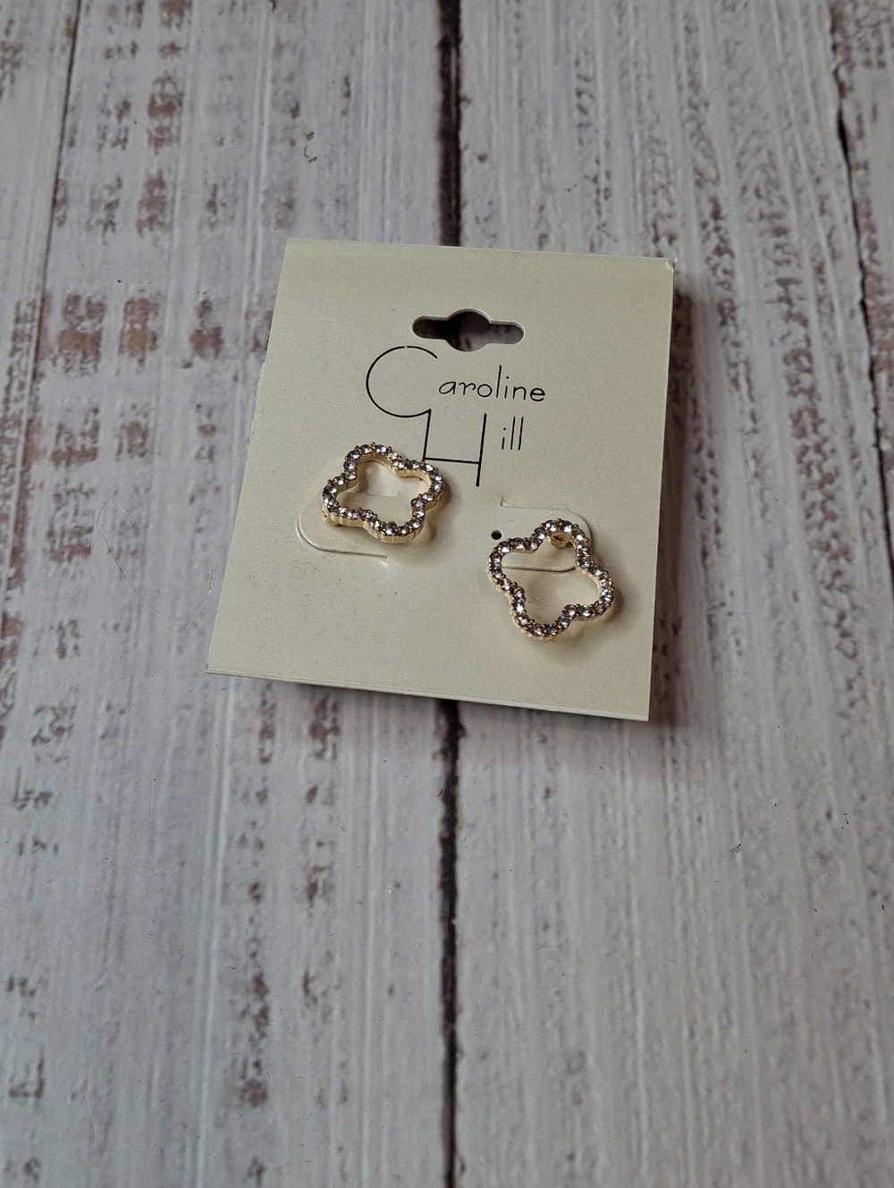 Clover Shaped Stud Earrings Hollow Quatrefoil Silhouette Gold/Silver Tone (2) - Picture 3 of 4